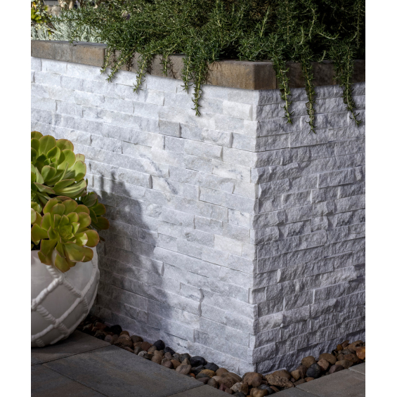 le2molipS_-_Stone_Essentials_Ledgers_Moonlit_Split_Face_Exterior_Wall-1.jpg